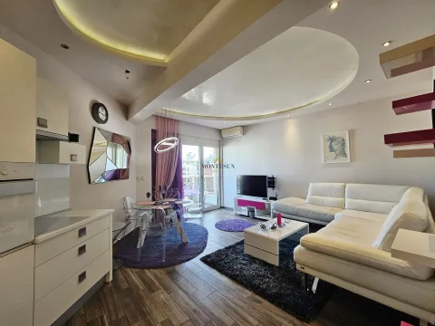 Rent, two bedroom apartment, 68m², Centar, Budva - image 7