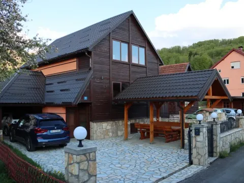 Kuća in Smailagića Polje