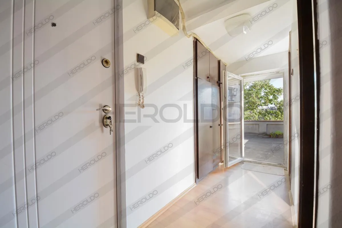 Prodaja, četvorosoban stan, 96m², Savski Venac, Beograd