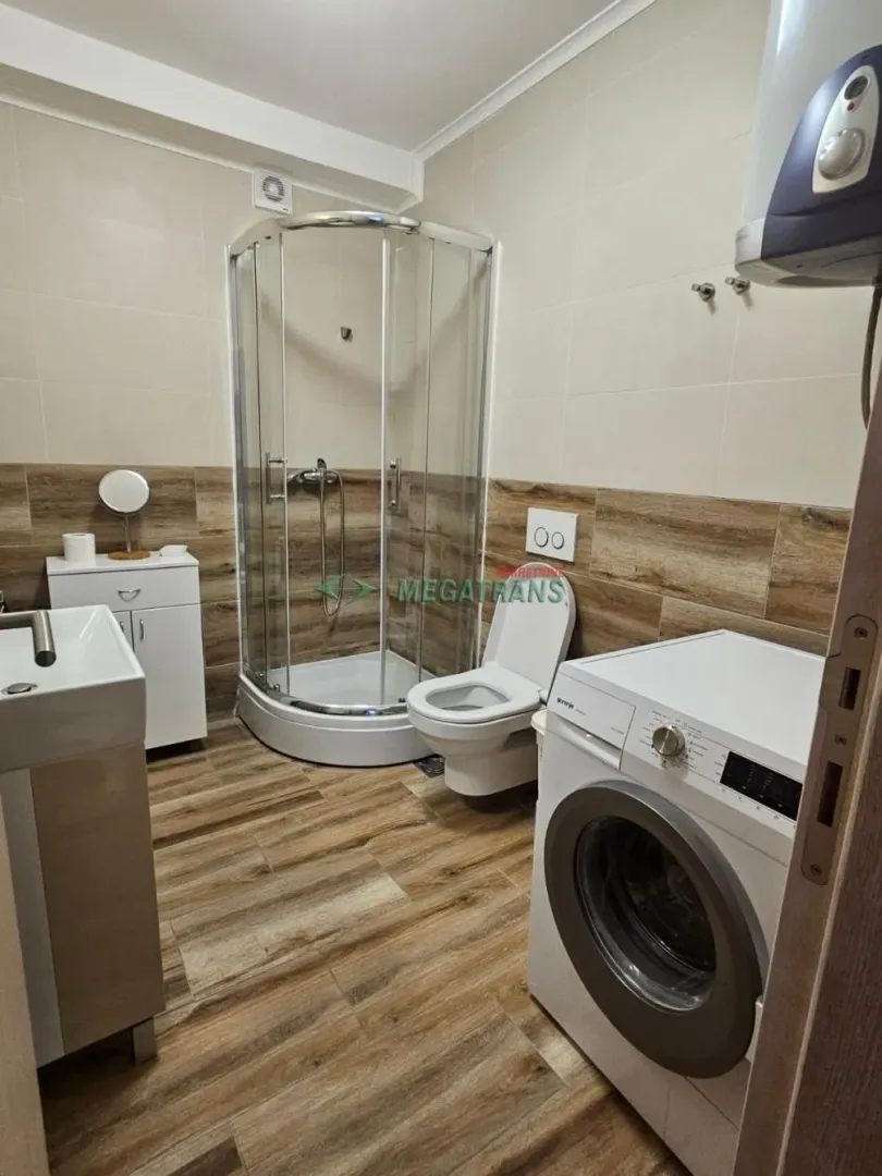 Izdavanje, dvosoban stan, 39m², Centar, Novi Sad