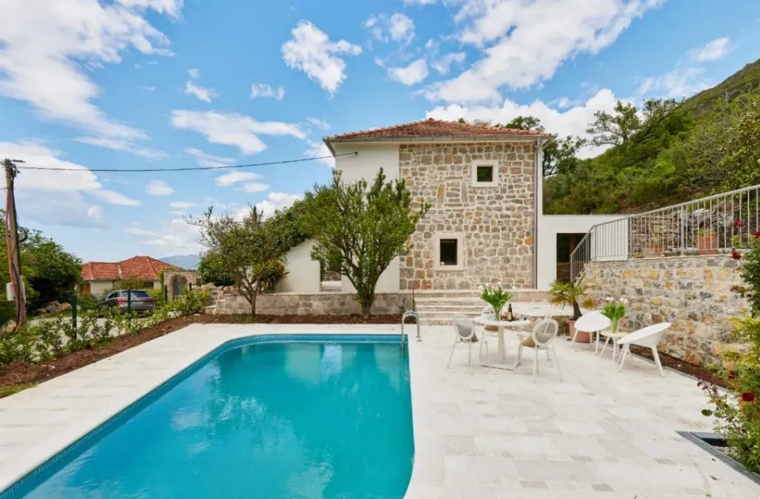Rent, house, 150m², Kavač, Kotor