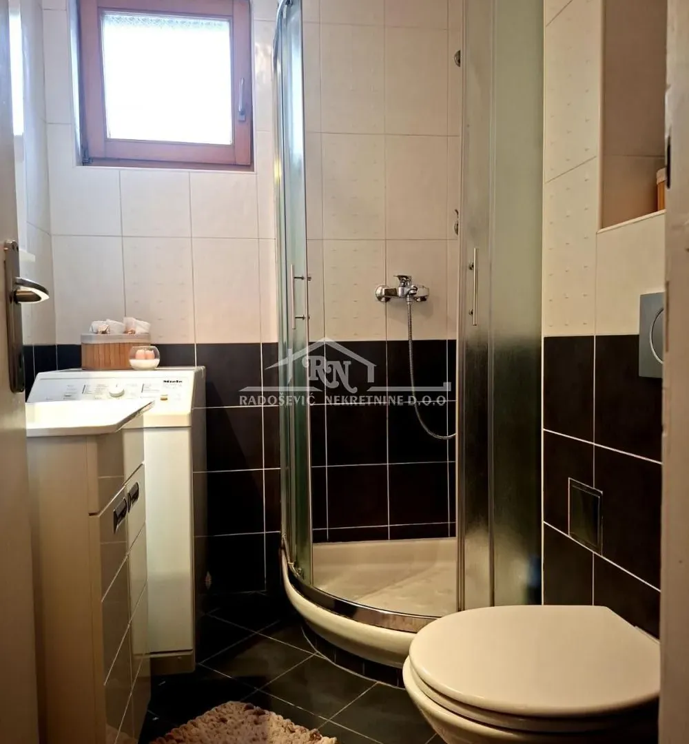 Prodaja, trosoban stan, 77m², Banjica, Voždovac Sve Podlokacije