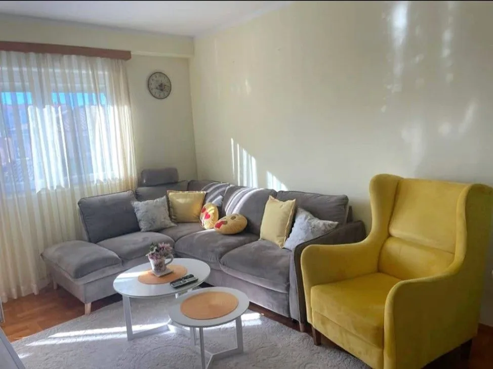 Izdavanje, jednosoban stan, 450m², 1 maj, Podgorica