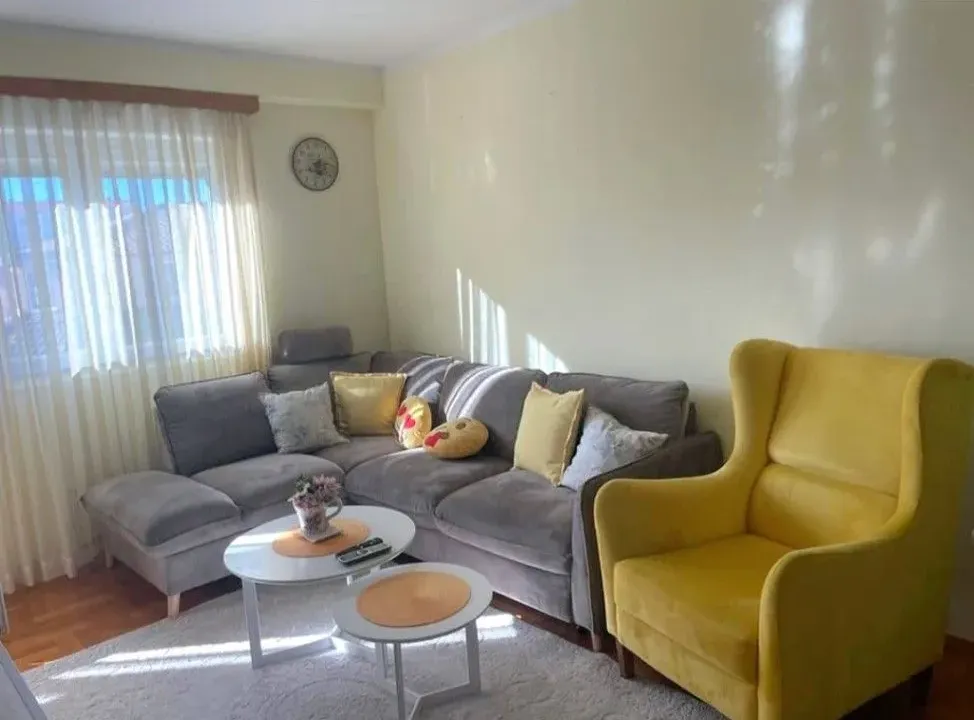 Izdavanje, jednosoban stan, 450m², 1 maj, Podgorica