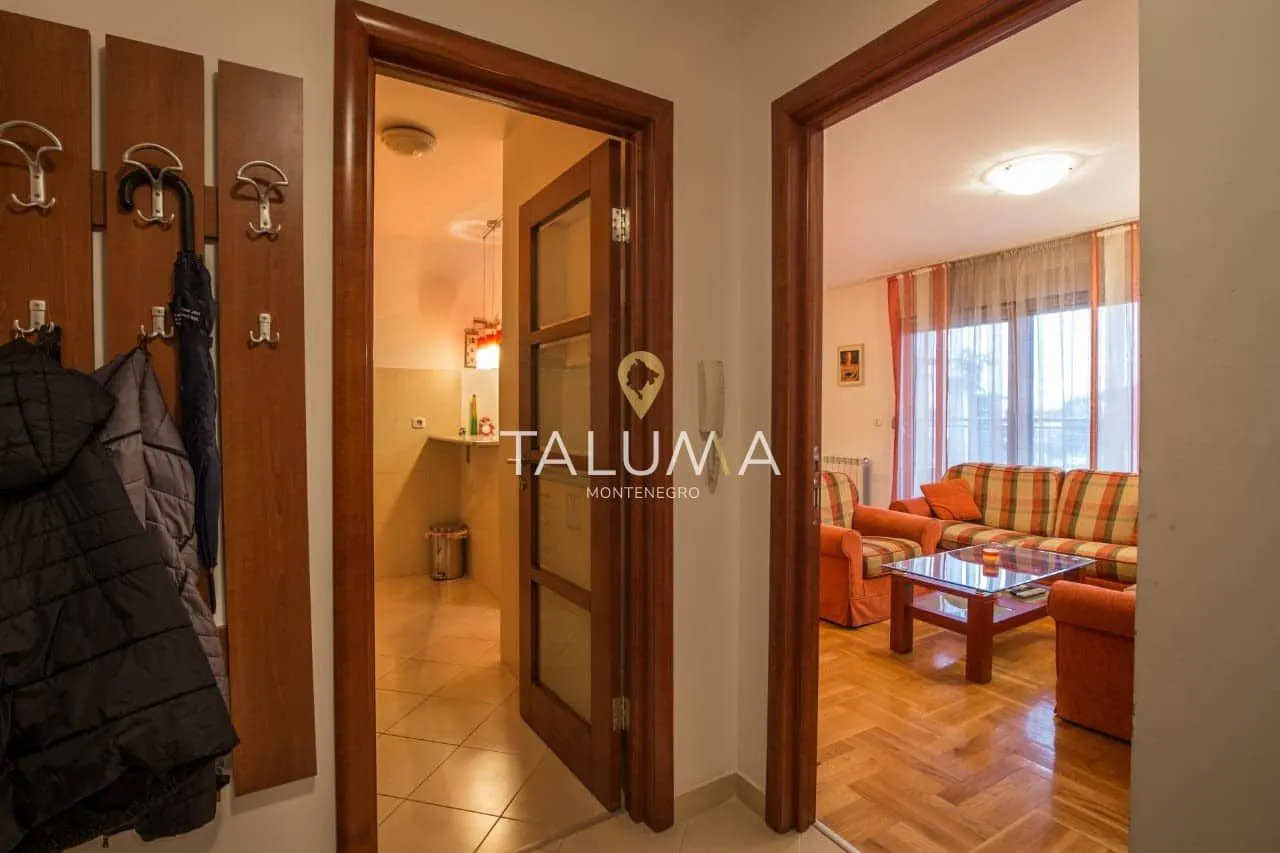 Izdavanje, dvosoban stan, 68m², Preko Morače, Podgorica