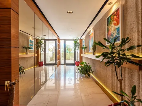 Sale, three bedroom apartment, 200m², Podgorica, Crna Gora - image 5