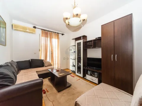 Prodaja, jednosoban stan, 42m², Stari Aerodrom, Podgorica - image 1