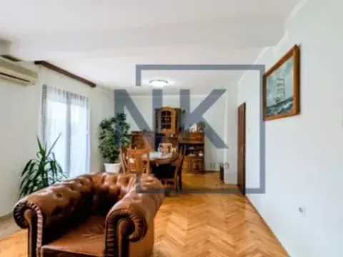 Izdavanje, trosoban stan, 100m², Zagorič, Podgorica - image 4