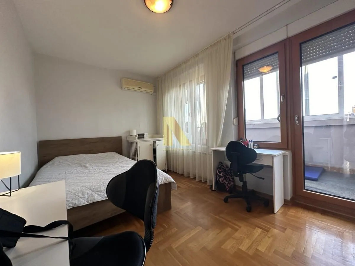 Prodaja, trosoban stan, 97m², Centar, Novi Sad