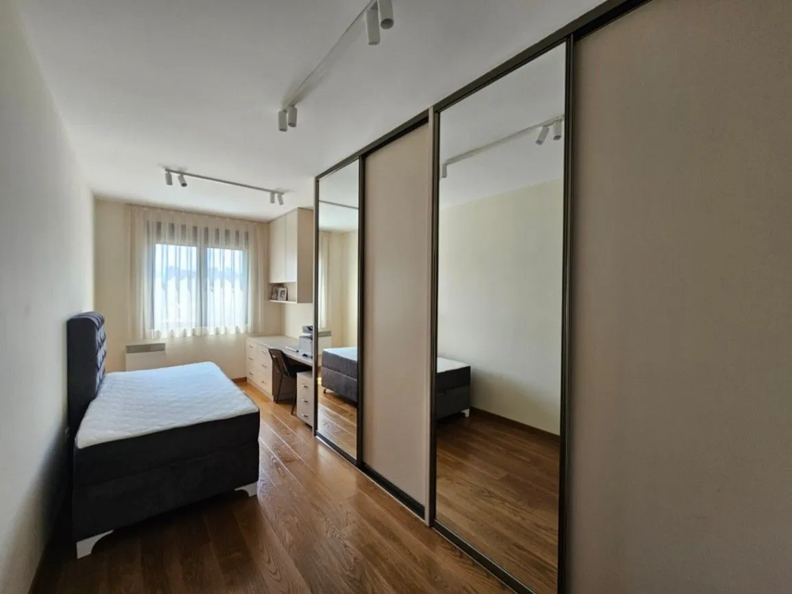 Prodaja, dvosoban stan, 70m², Tološka šuma, Podgorica