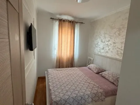 Rent, one bedroom apartment, 50m², Bečići, Budva - image 2