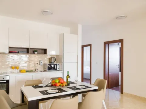 Sale, one bedroom apartment, 73m², Bečići, Budva - image 2