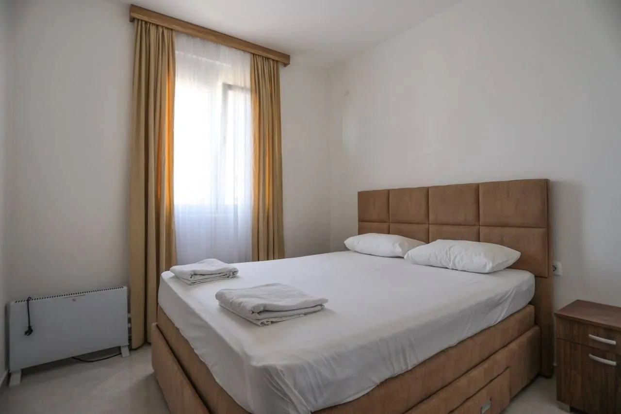 Rent, one bedroom apartment, 42m², Bečići, Budva