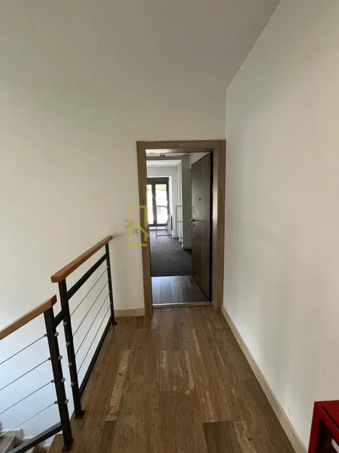 Izdavanje, trosoban stan, 120m², Podgorica, Crna Gora