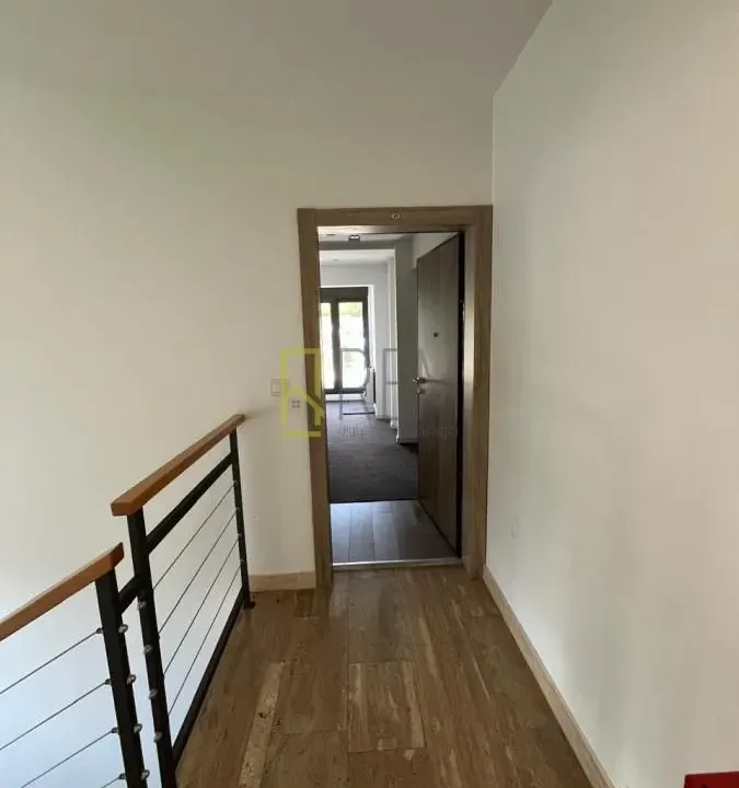 Izdavanje, trosoban stan, 120m², Podgorica, Crna Gora