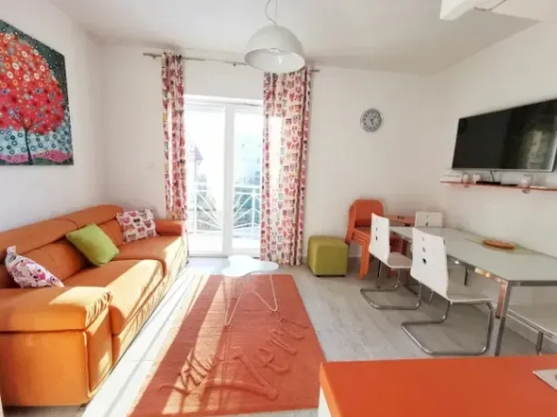 Izdavanje, jednosoban stan, 50m², Centar, Tivat