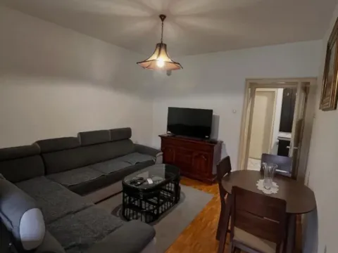 Izdavanje, dvosoban stan, 70m², Centar, Podgorica - image 10