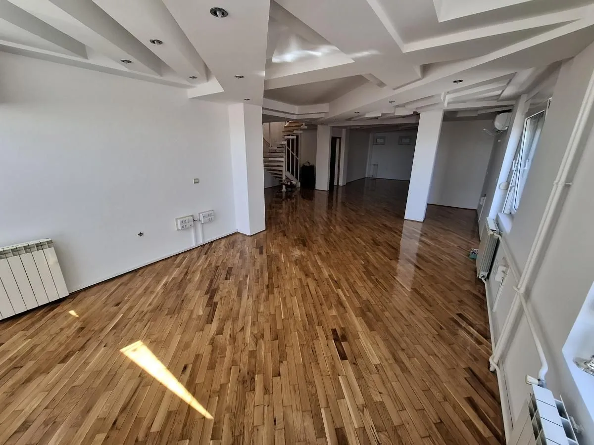 Prodaja, stan, 220m², Centar, Novi Sad