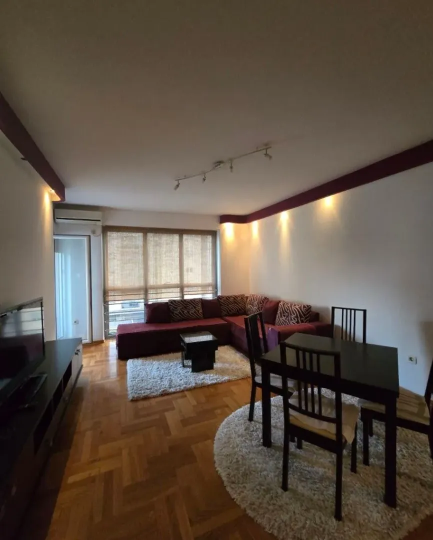 Izdavanje, jednosoban stan, 52m², Pobrežje, Podgorica