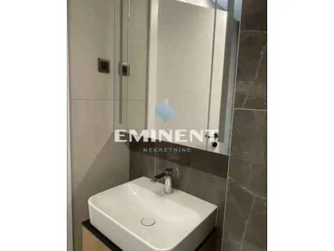 Izdavanje, trosoban stan, 100m², Gundulićev Venac, Beograd - image 15