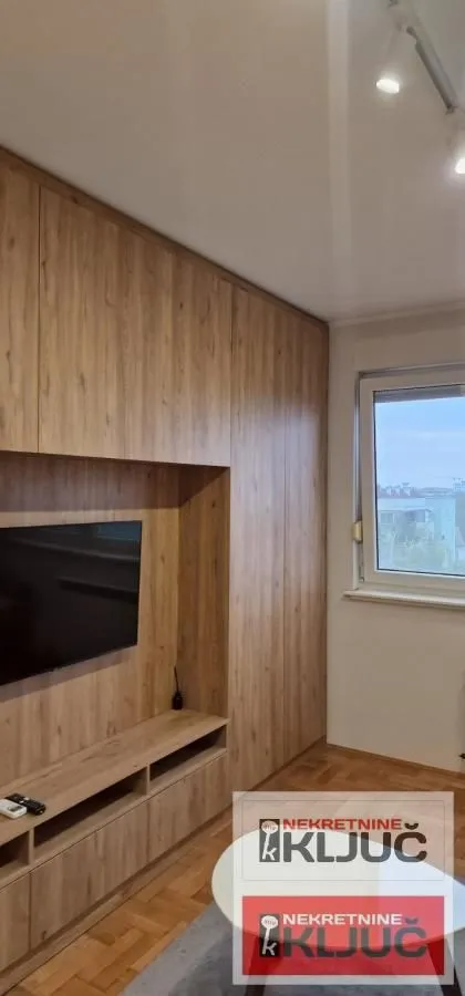 Izdavanje, garsonjera, 28m², Novi Sad, Srbija