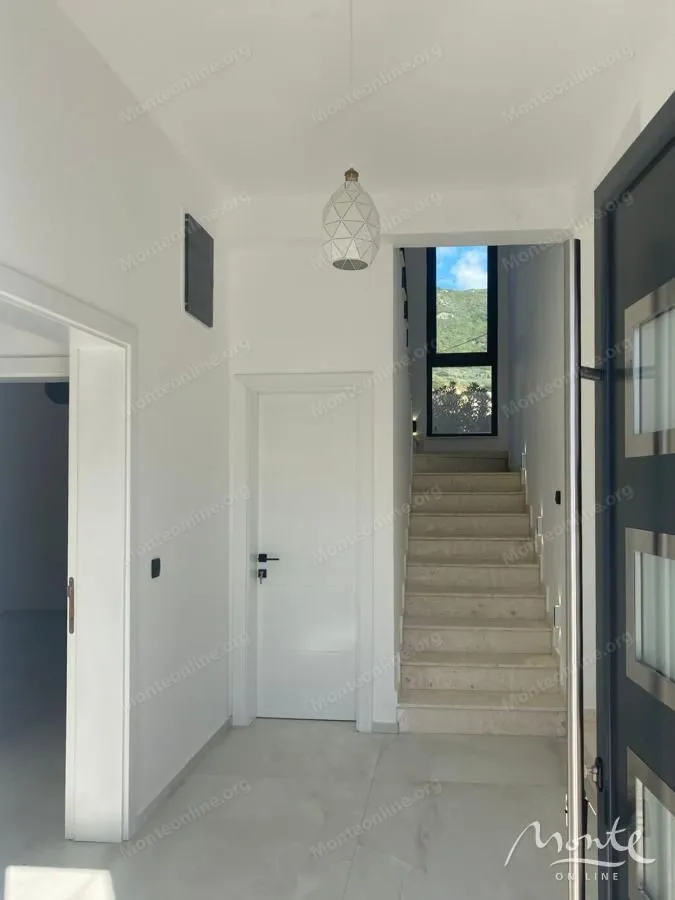 Sale, house, 385m², Bjeliši, Bar