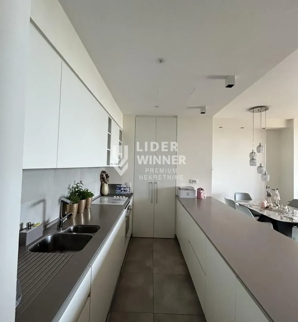 Sale, four bedroom apartment, 117m², Savski Venac, Beograd