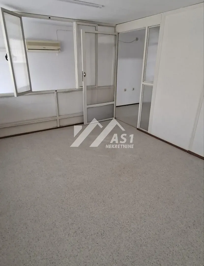 Rent, office space, 52m², Grbavica, Novi Sad Sve Podlokacije