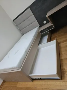 Dječja soba sa krevetom na izvlačenje i radnim stolom. - image 7