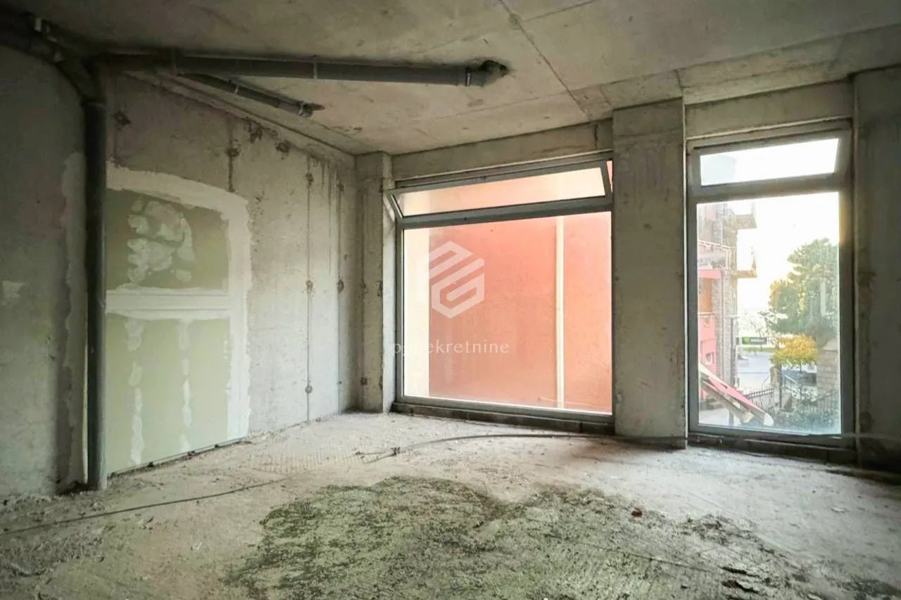 Rent, office space, 406m², Petrovac, Budva