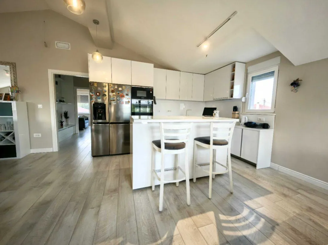 Rent, house, 260m², Donja Gorica, Podgorica