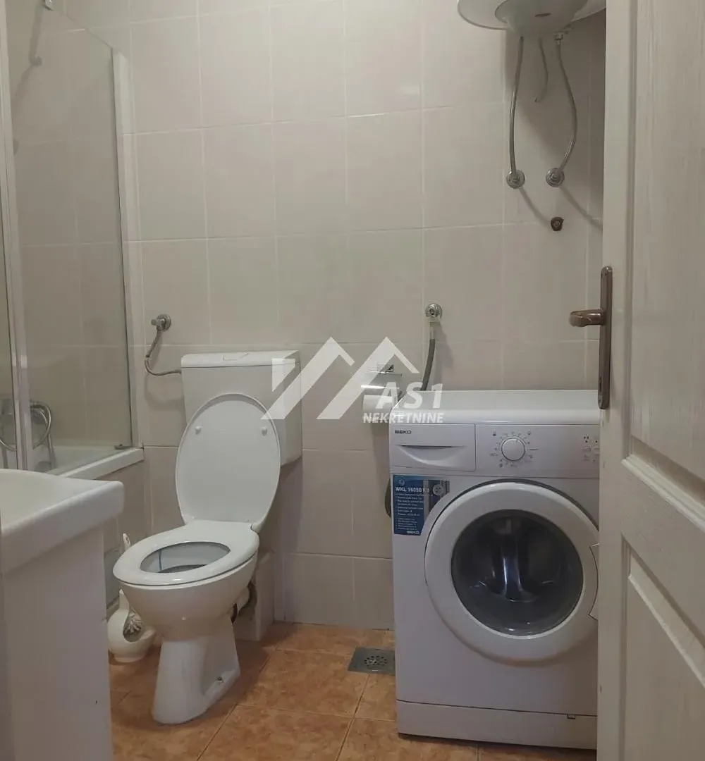 Izdavanje, jednosoban stan, 30m², Centar, Novi Sad