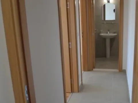 Izdavanje, jednosoban stan, 70m², Stari Aerodrom, Podgorica - image 6