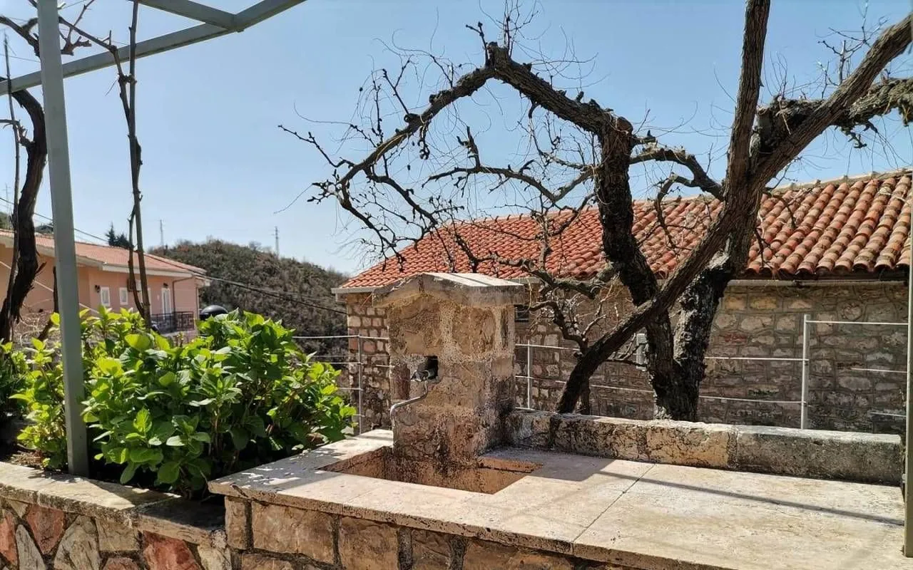 Stan-na-dan, kuća, 120m², Pržno, Budva