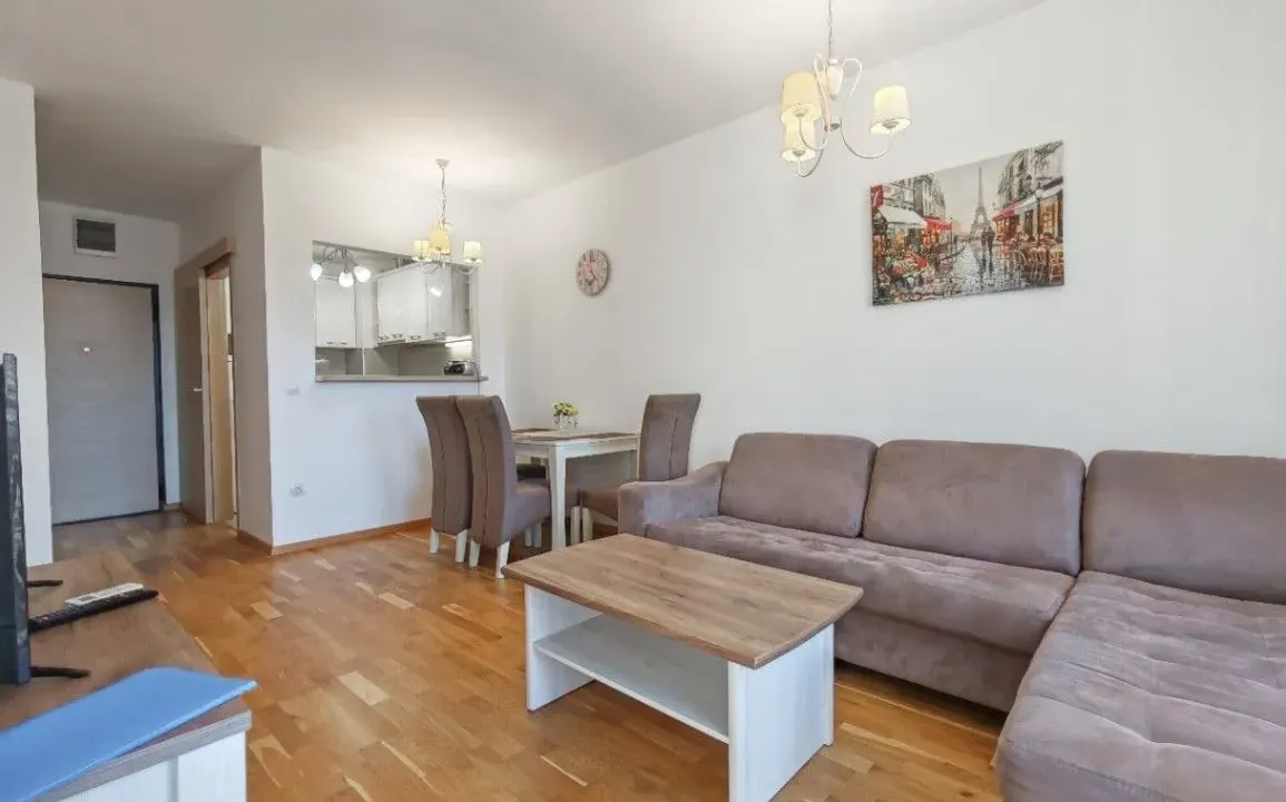 Izdavanje, jednosoban stan, 45m², Centar, Budva
