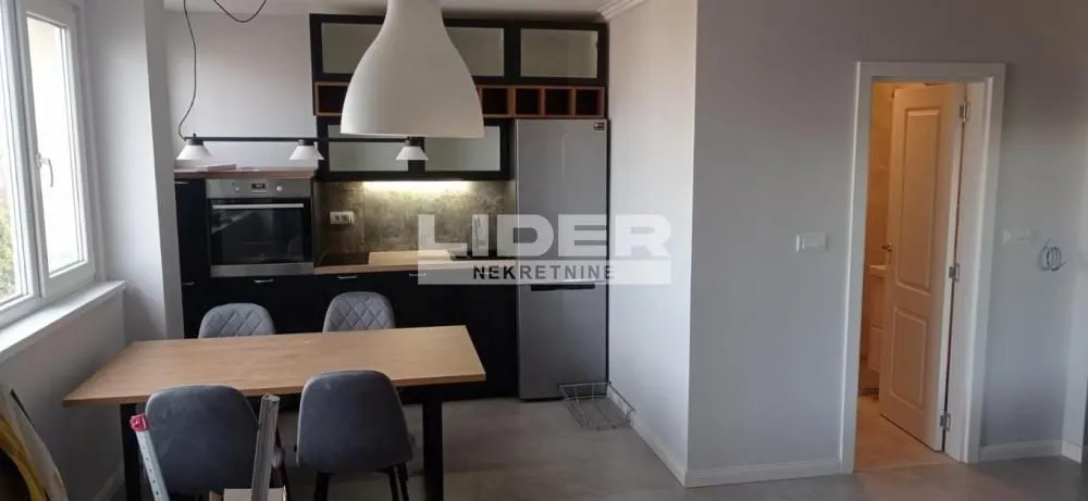 Izdavanje, jednosoban stan, 27m², Senjak, Beograd