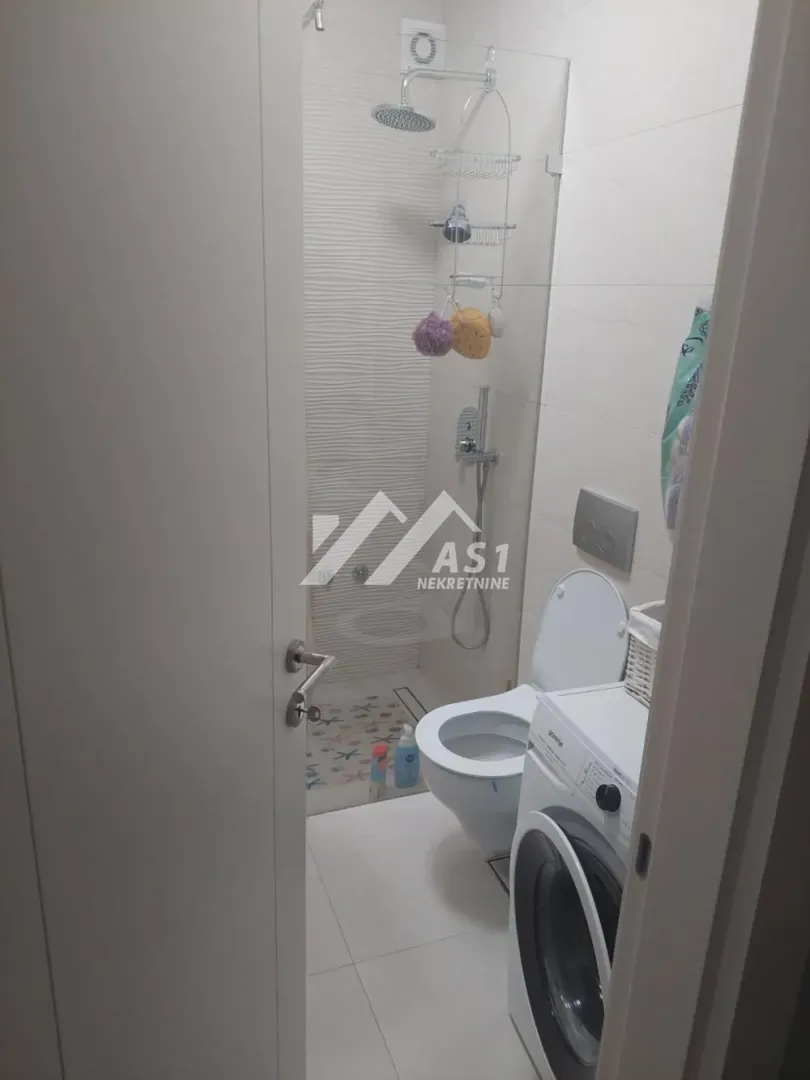 Izdavanje, dvosoban stan, 40m², Bulevar Oslobodjenja, Novi Sad Sve Podlokacije