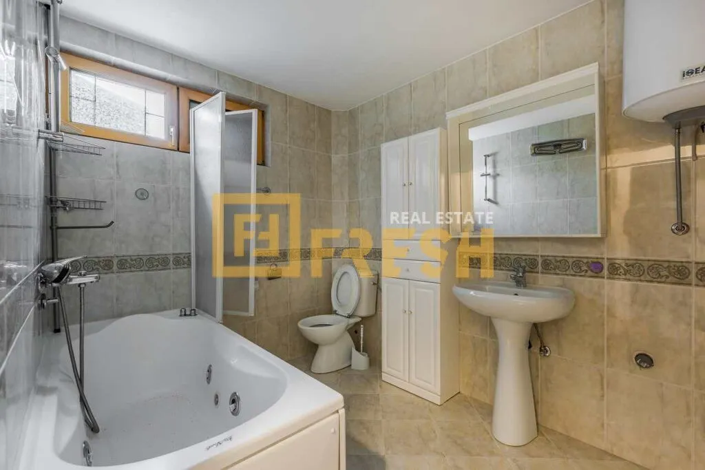 Rent, house, 370m², Zabjelo, Podgorica