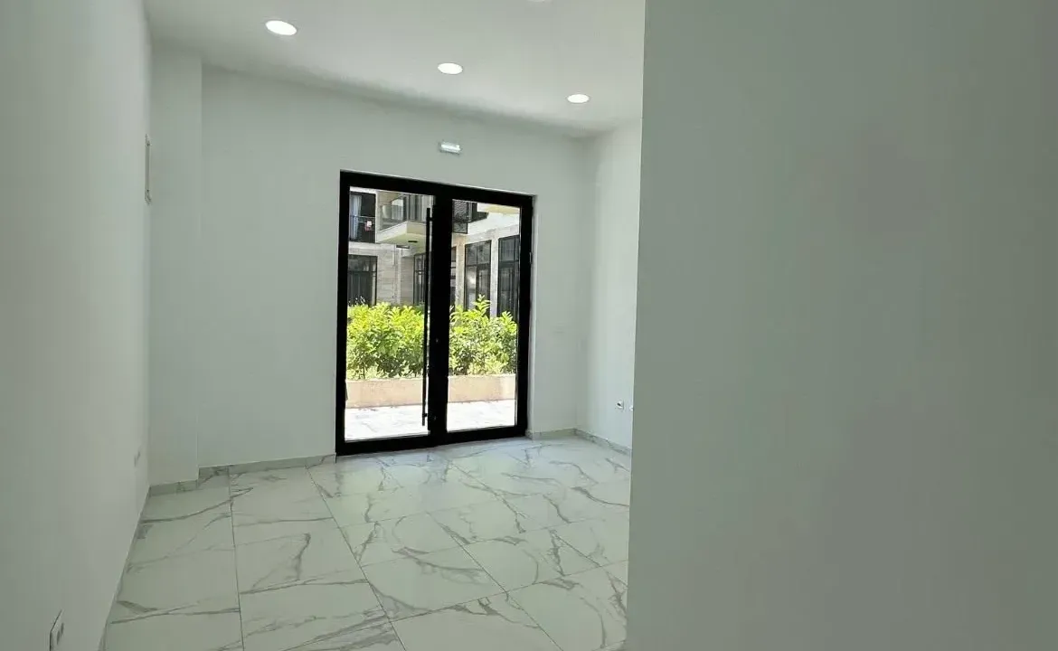 Izdavanje, poslovni prostor, 50m², Tivat, Crna Gora