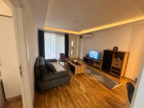 Izdavanje, dvosoban stan, 60m², Marići, Tivat - image 11