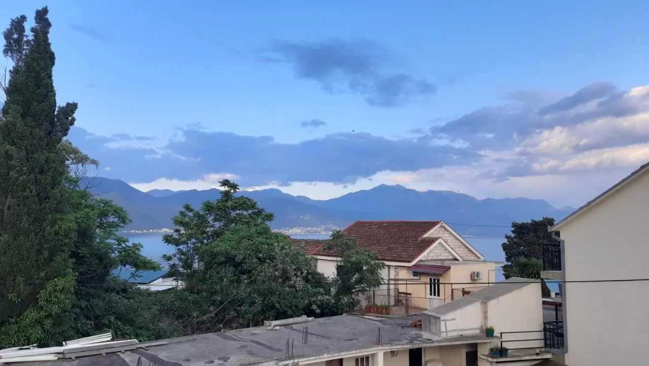 Prodaja, kuća, 200m², Baošići, Herceg Novi