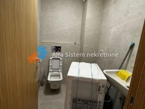 Izdavanje, trosoban stan, 80m², Stari Grad, Beograd - image 16