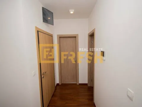 Izdavanje, trosoban stan, 120m², Master Kvart, Podgorica - image 12