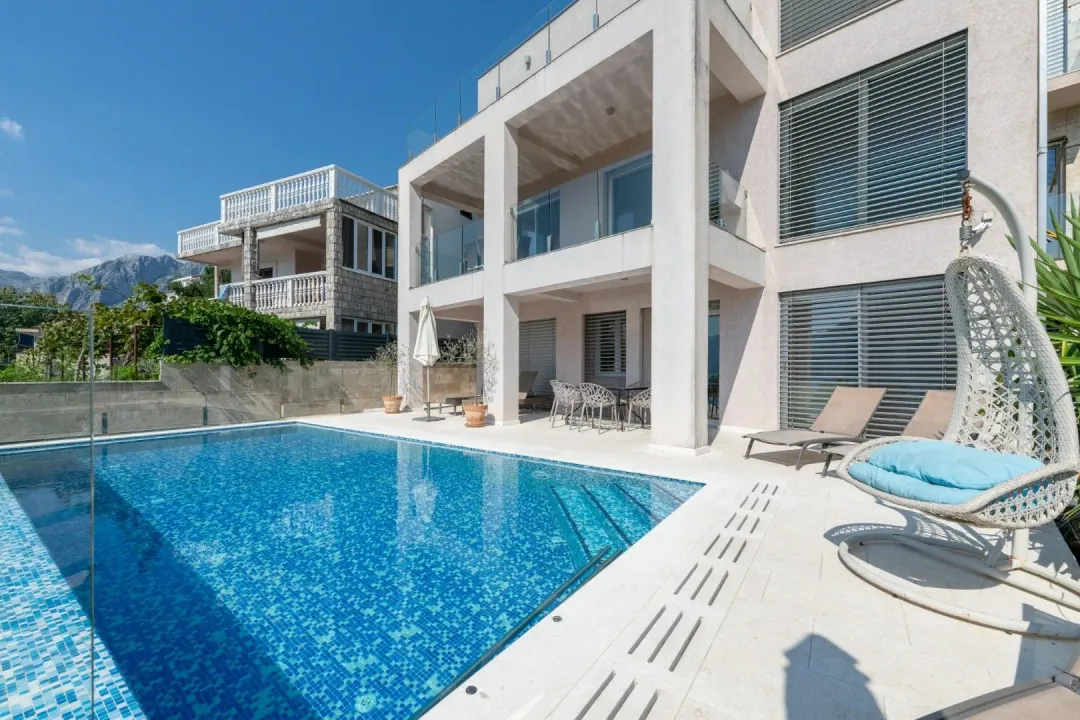 Sale, house, 267m², Dobrota, Kotor