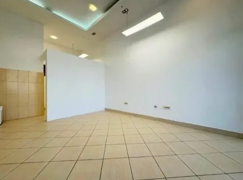 Rent, office space, 25m², Stari Aerodrom, Podgorica - image 1