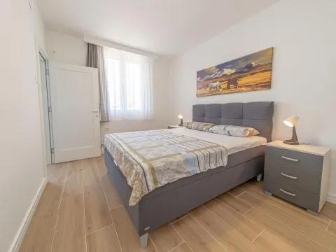 Rent, two bedroom apartment, 56m², Centar, Bar - image 4