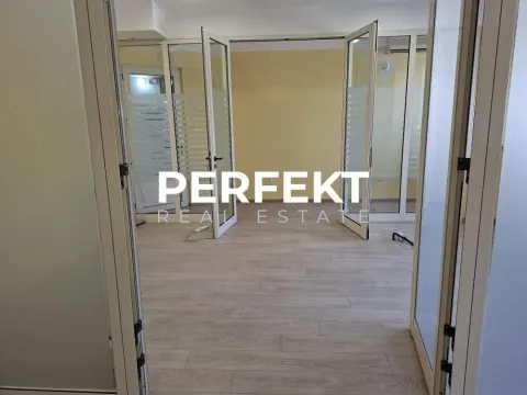 Izdavanje, poslovni prostor, 49m², Centar, Pančevo - image 7