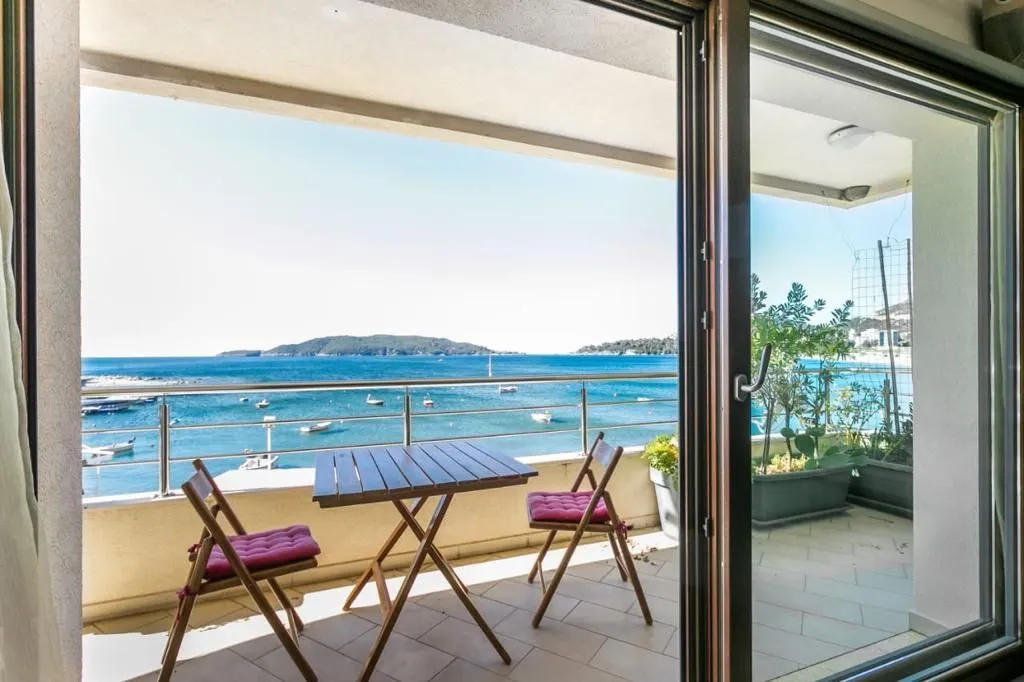 Prodaja, trosoban stan, 150m², Rafailovići, Budva