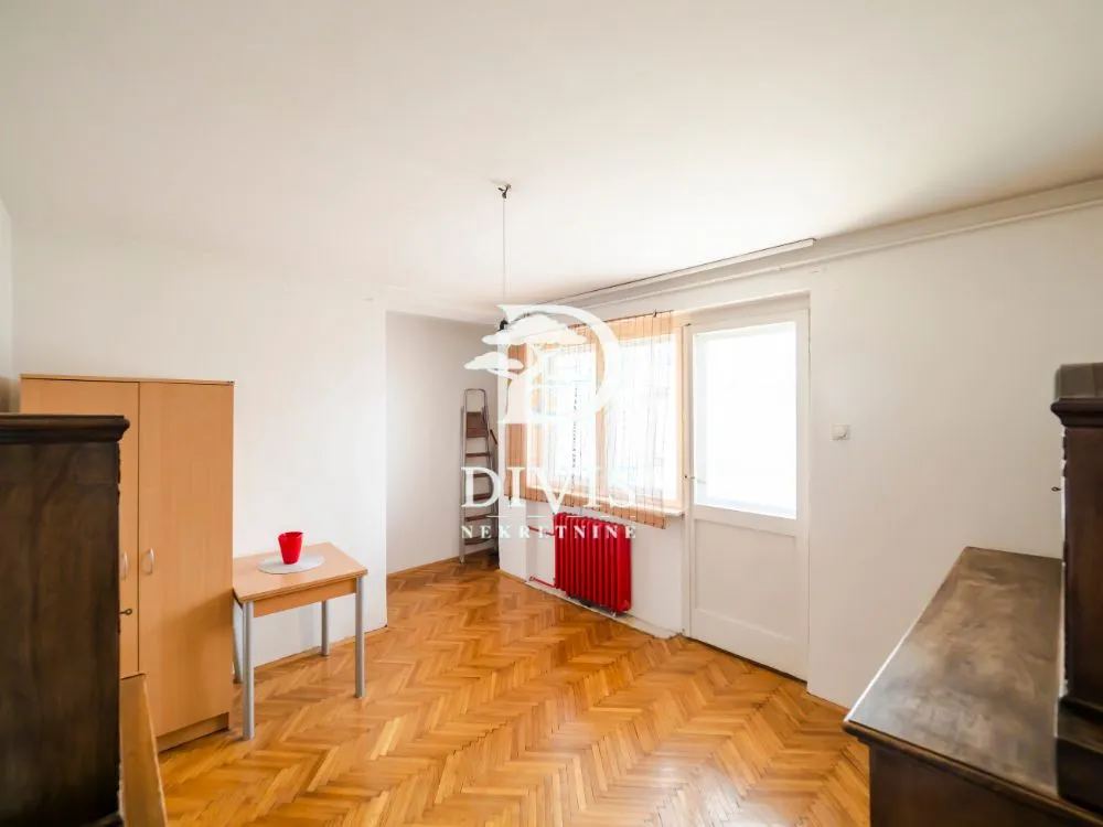 Sale, four bedroom apartment, 85m², Cvetni Trg, Vračar Sve Podlokacije