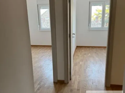 Prodaja, trosoban stan, 67m², Centar, Stara Pazova - image 16